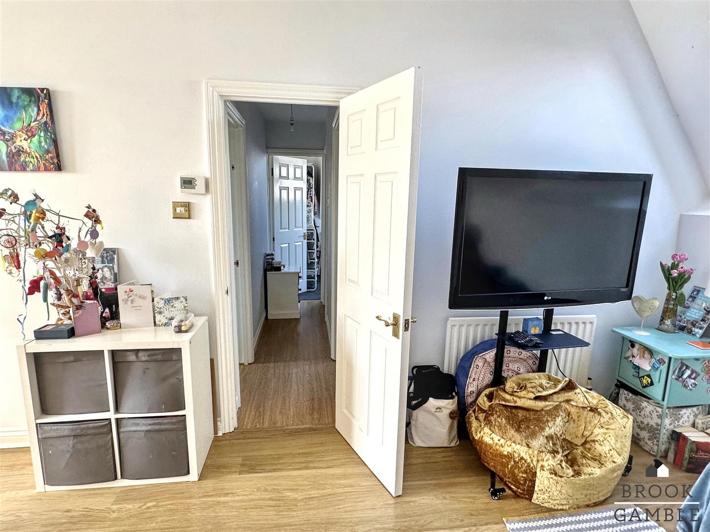 2 Bedroom Apartment - Purpose Built. Sussex Mansions in Eastbourne, East Sussex 13